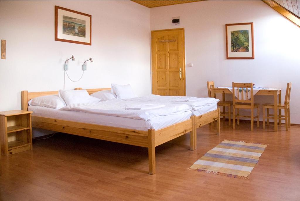Hotel Haramia Csapszek Es Fogado Szombathely Pokój zdjęcie