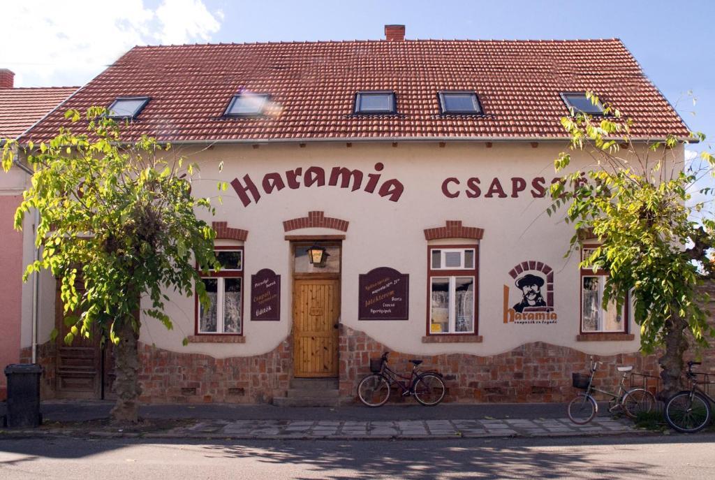 Hotel Haramia Csapszek Es Fogado Szombathely Zewnętrze zdjęcie